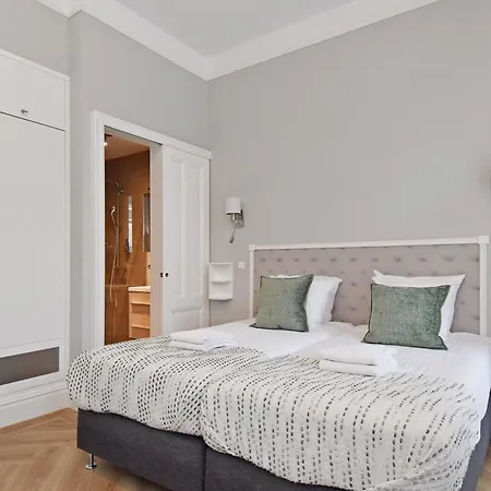 Lejlighed Park Royal 82 *