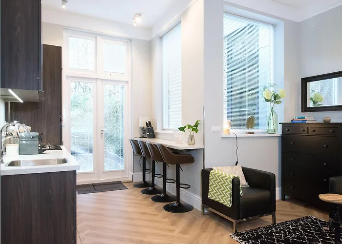 Park Royal 82 * La Haya