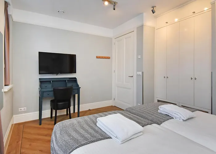 Park Royal 82 * La Haya