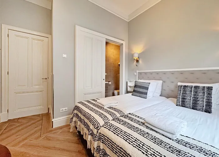 Park Royal 82 * La Haya