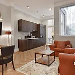 Park Royal 82 Apartment