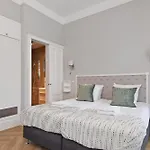 Apartment Park Royal 82 *