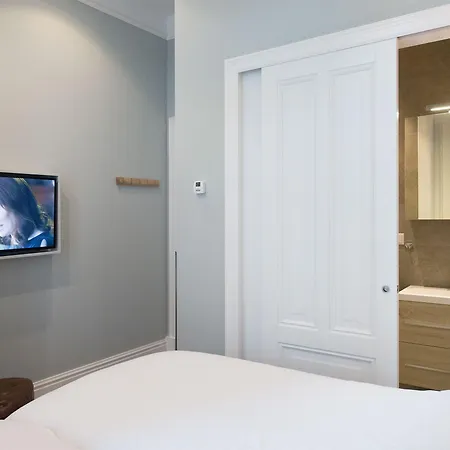 Apartment Park Royal 82 *