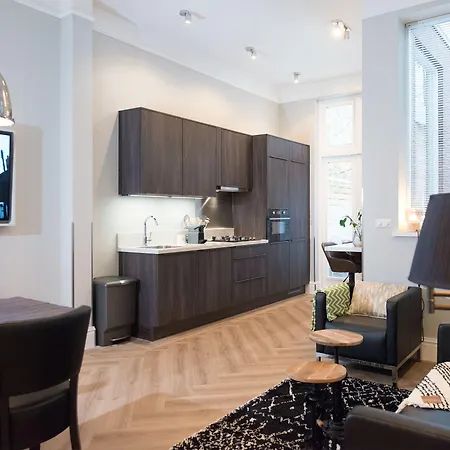 Park Executive * Haag