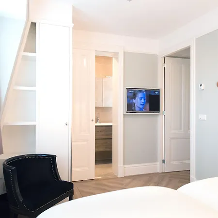 Park Central Royal 82