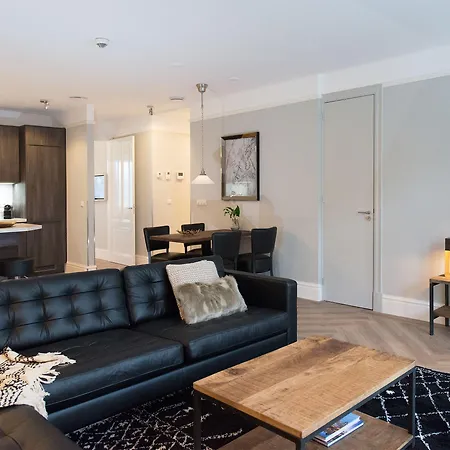 Park Central Royal 82 * Гаага