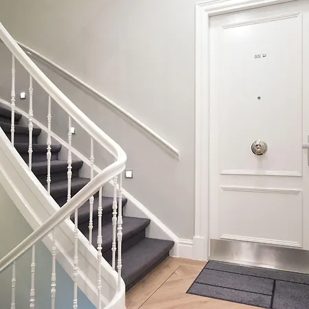 Апартаменты Park Central Royal 82 *