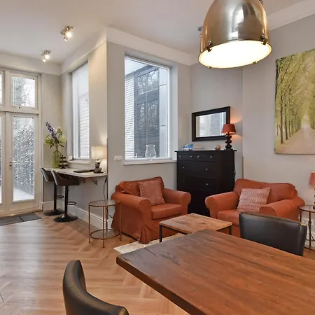 Park Royal 82 Apartment *