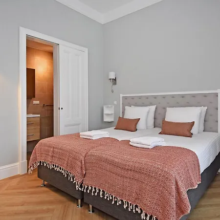 Park Royal 82 Apartment