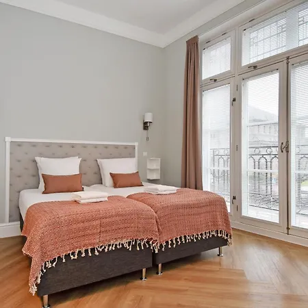 Apartment Park Royal 82