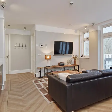 Park Royal 82 Apartment The Hague