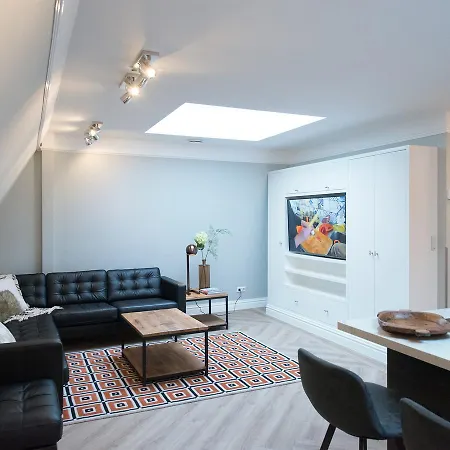 Bizstay Park Executive Apartment
