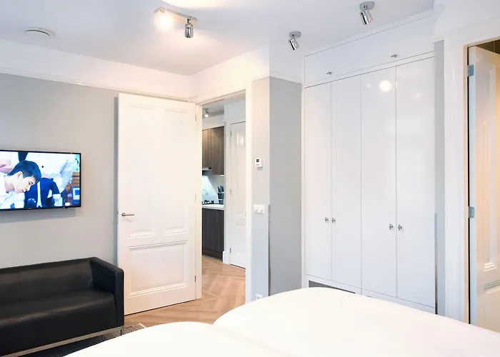 Park Royal 82 Apartment *