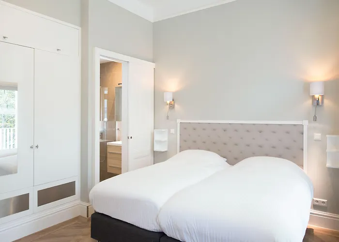 Park Royal 82 Apartment *