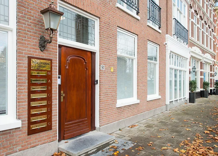 Park Royal 82 * The Hague