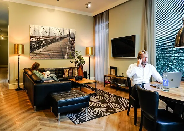 Park Royal 82 Apartment *