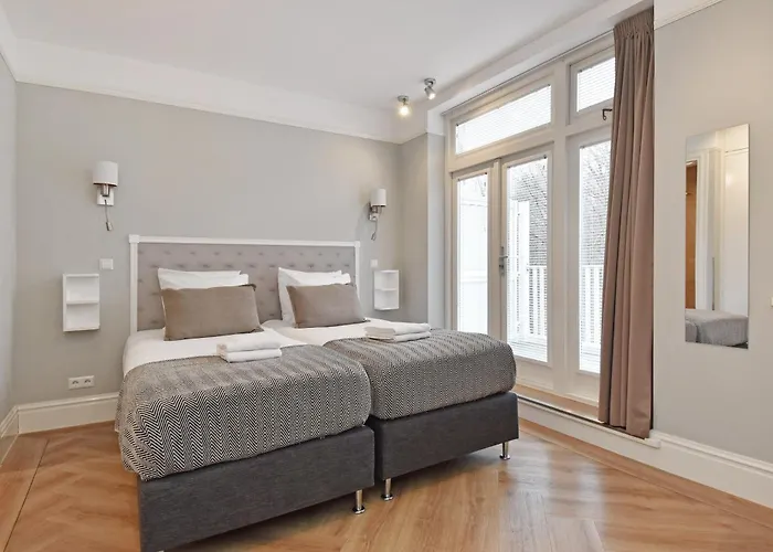 Park Royal 82 Apartment *