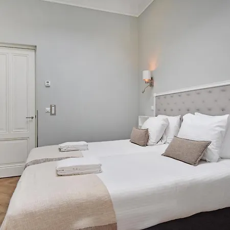 Apartman Park Royal 82 *